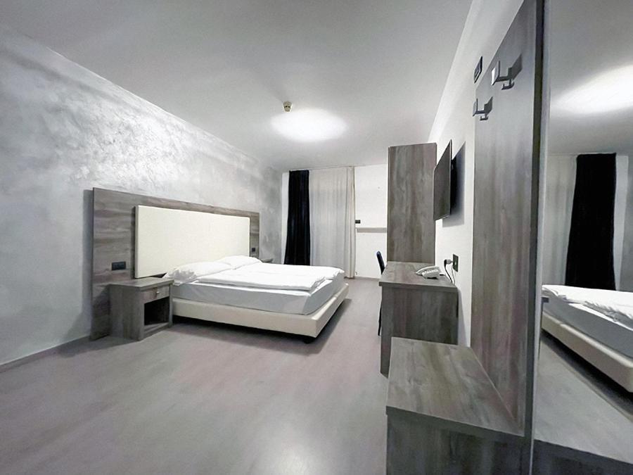 Hotel De Nac Торболе Экстерьер фото