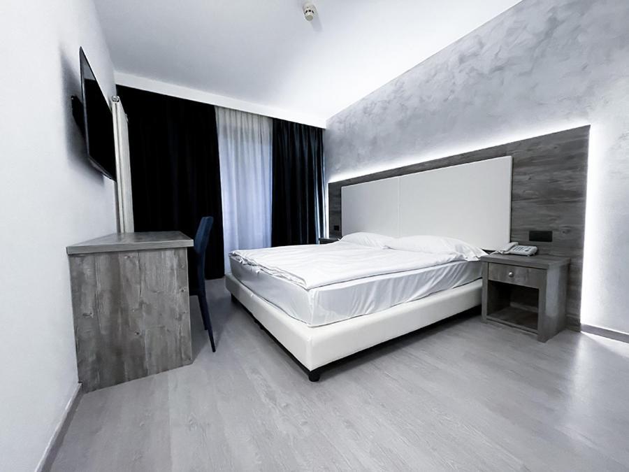 Hotel De Nac Торболе Экстерьер фото