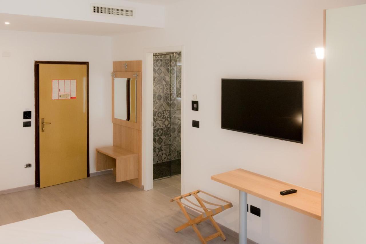 Hotel De Nac Торболе Экстерьер фото